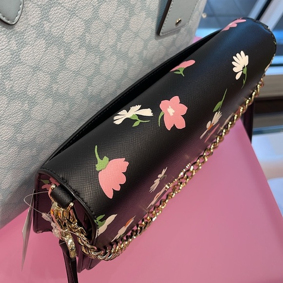 Kate Spade Madison Floral Waltz Flap Convertible Crossbody
Black Multi
NWT - Picture 3 of 16